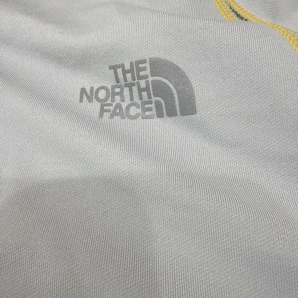 The North Face Flight Series VaporWick Gray  1/4 Zip Pullover Men's Large 00147